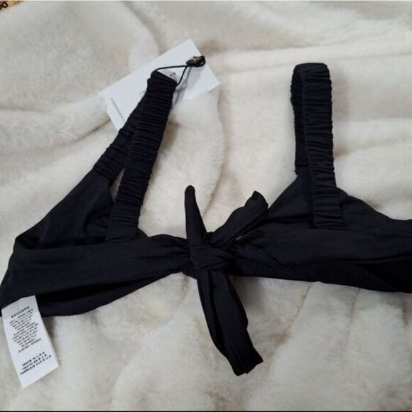 Vitamin A Black ZURI Bikini Top Size 6/S Sold out Online - Picture 10 of 13